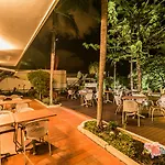 The Flame Tree Madeira (adults Only) Pensjonat 2*